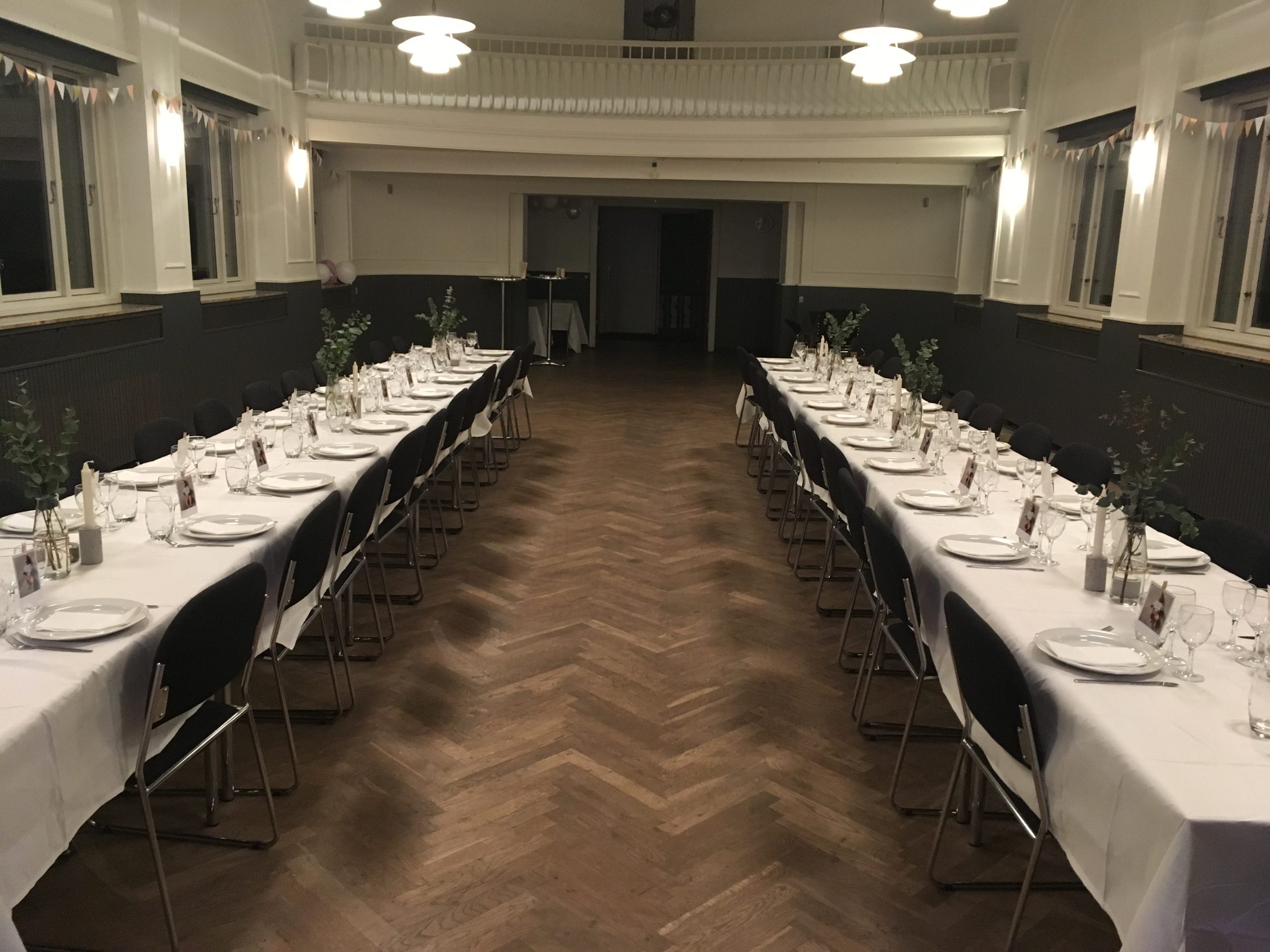 Festsalen med forskellige opstillinger
