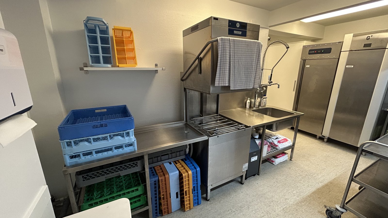 Opvaskemaskine med opvaskekurve